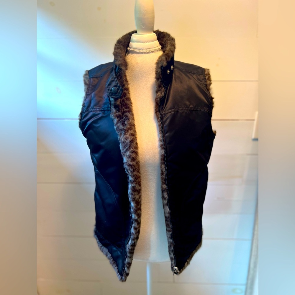 Aster June Reversible vest/ like new